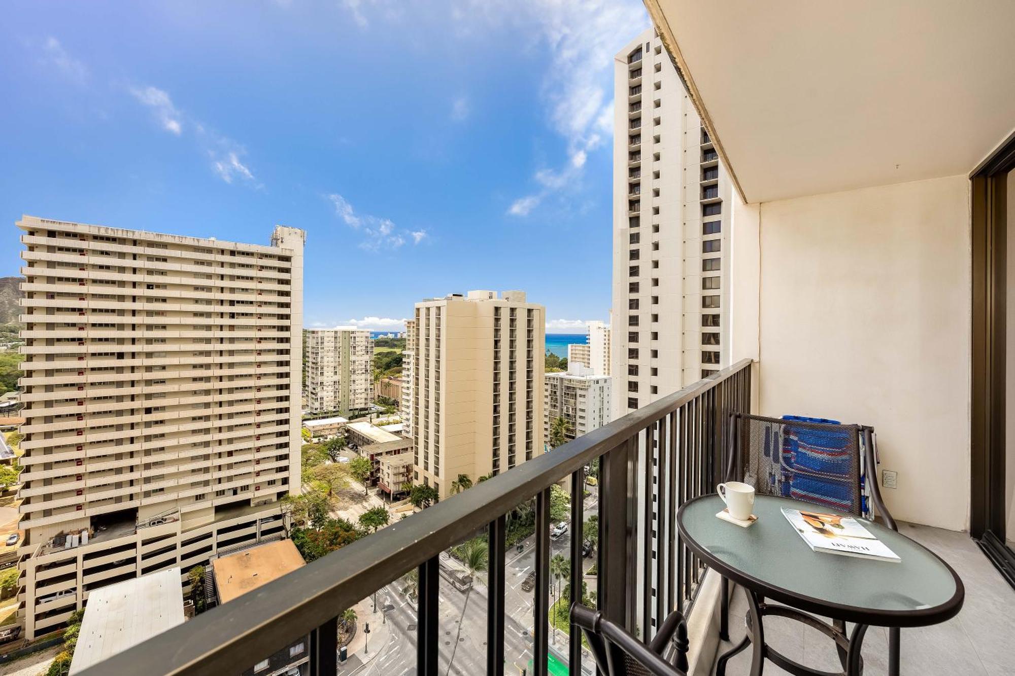 Waikiki Banyan Ocean View Oasis With Free Parking! Apartment Honolulu